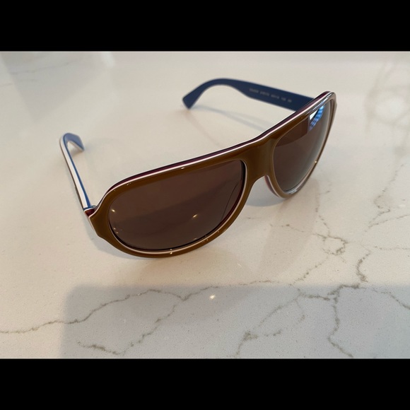 Dolce & gabbana sunglasses - Picture 2 of 5